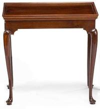 Queen Anne tray top mahogany tea table new england, 18th century