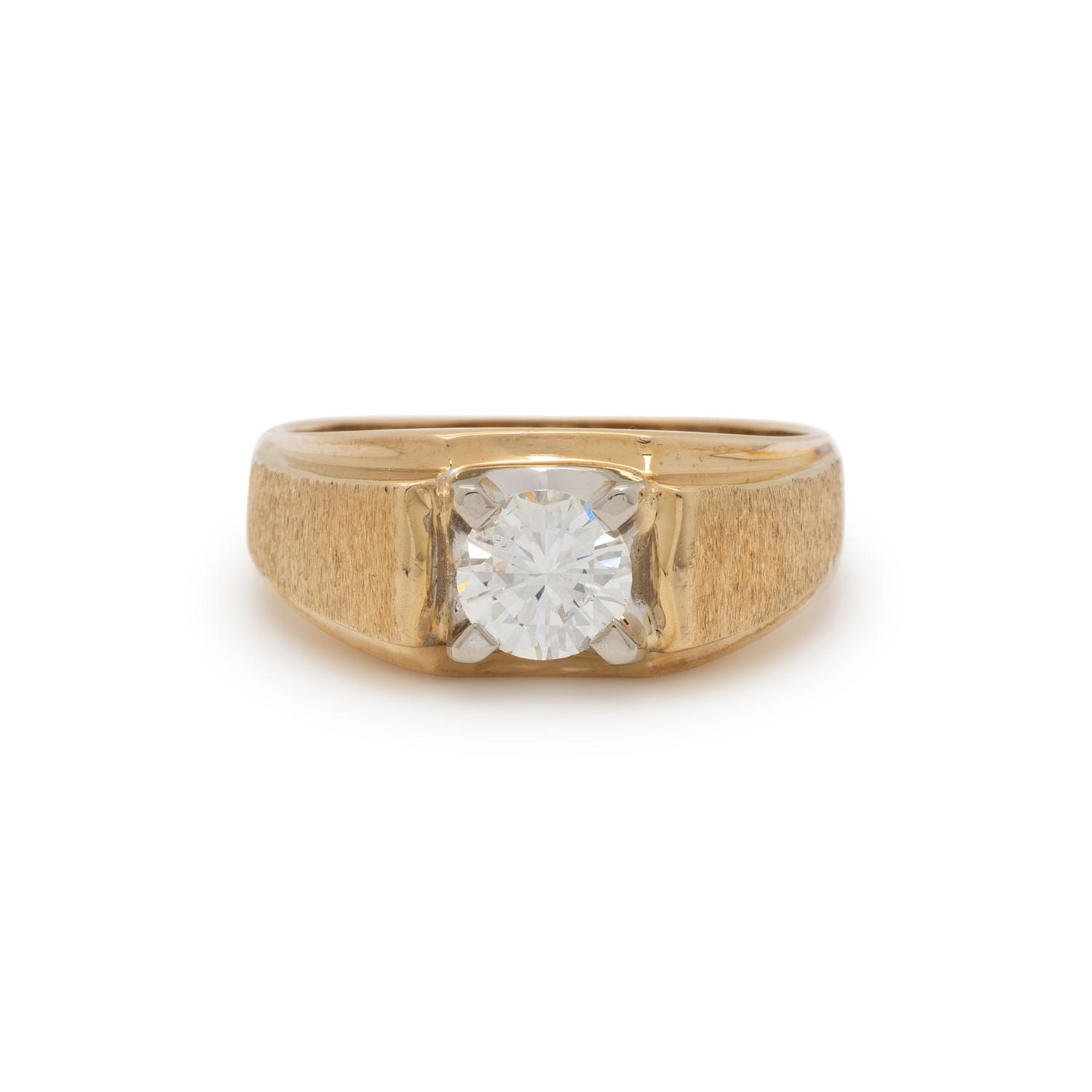 YELLOW GOLD AND DIAMOND RING