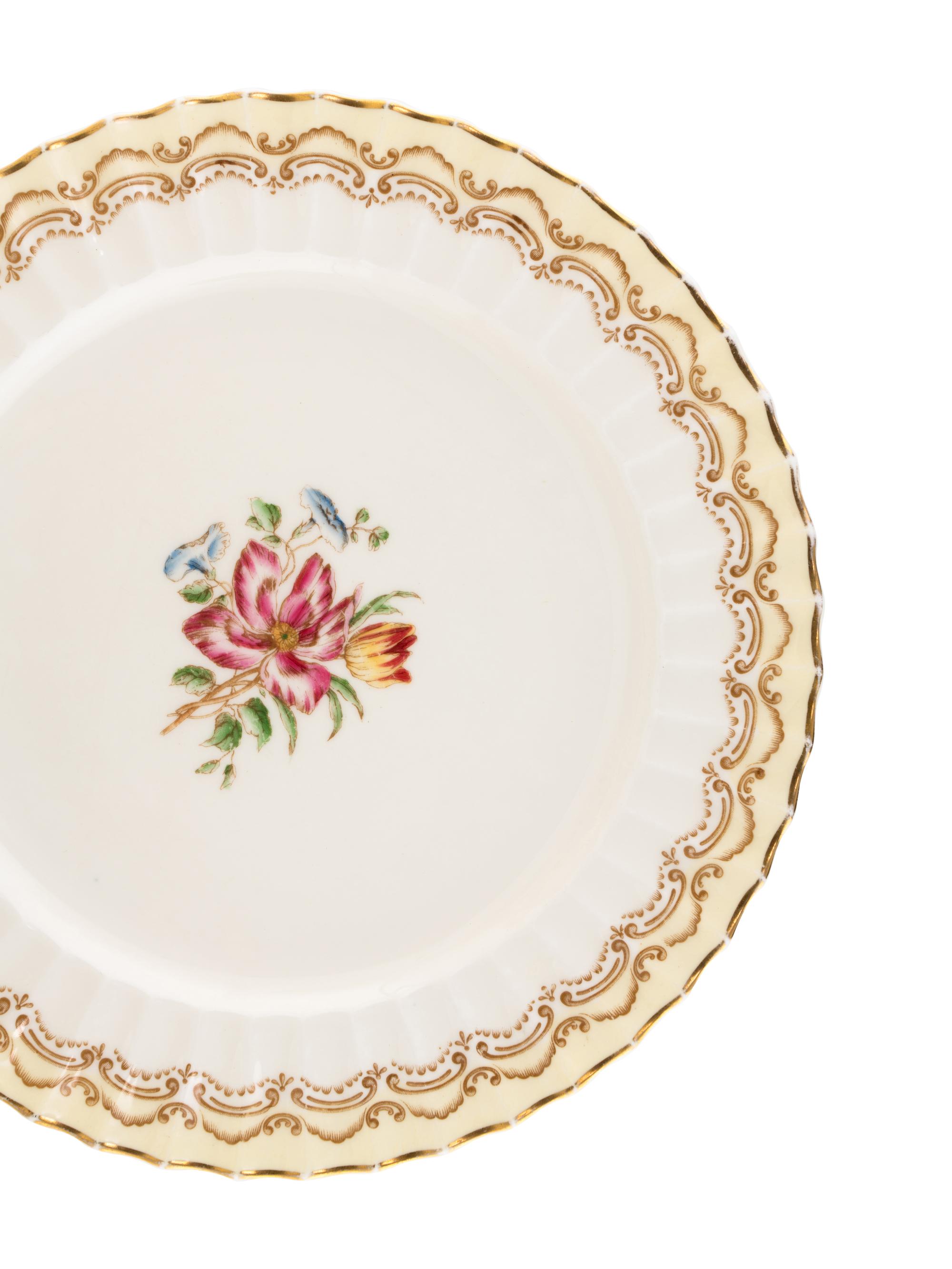 A Royal Worcester Cromwell Porcelain Dinner Service