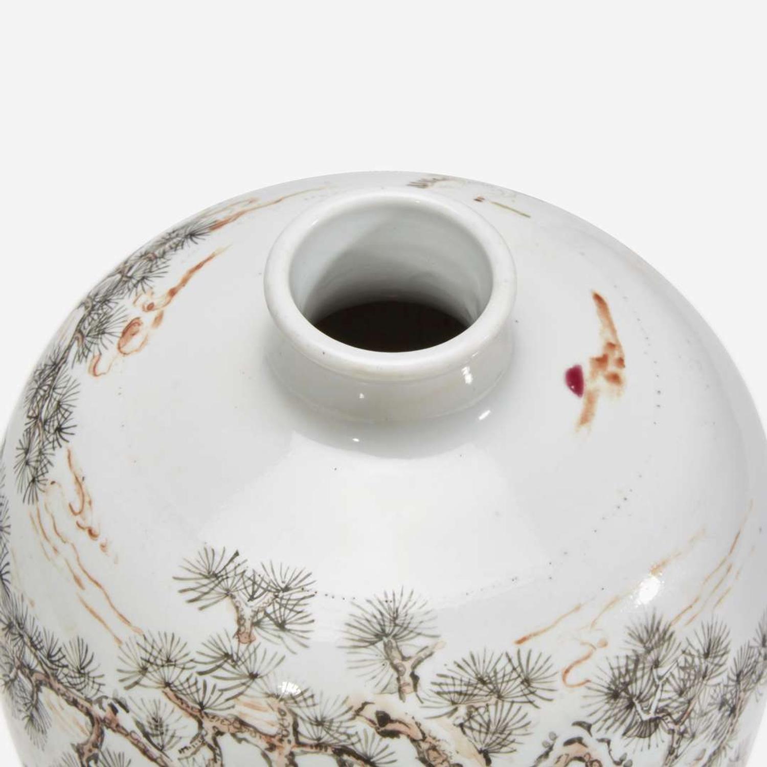 A Chinese famille rose-decorated "Deer and Crane" meiping vase 粉彩“鹿鹤”梅瓶 Chenghua six-character mark but later ????? ???????