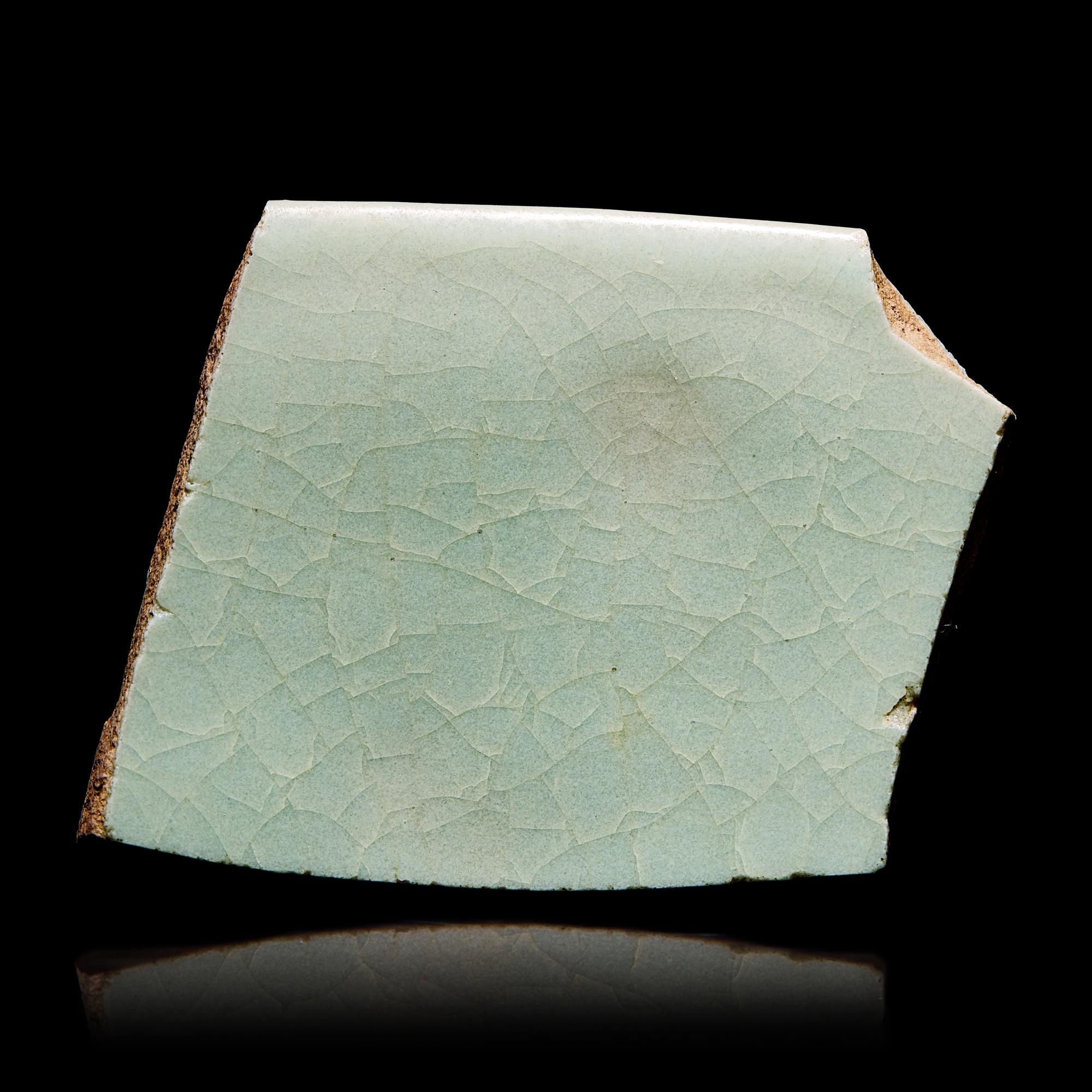 A Ru Ware and A Guan Ware Porcelain Fragment, Song Dynasty 宋 汝窯官窯瓷片各一