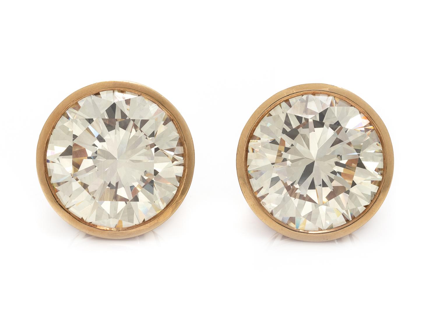DIAMOND STUD EARCLIPS