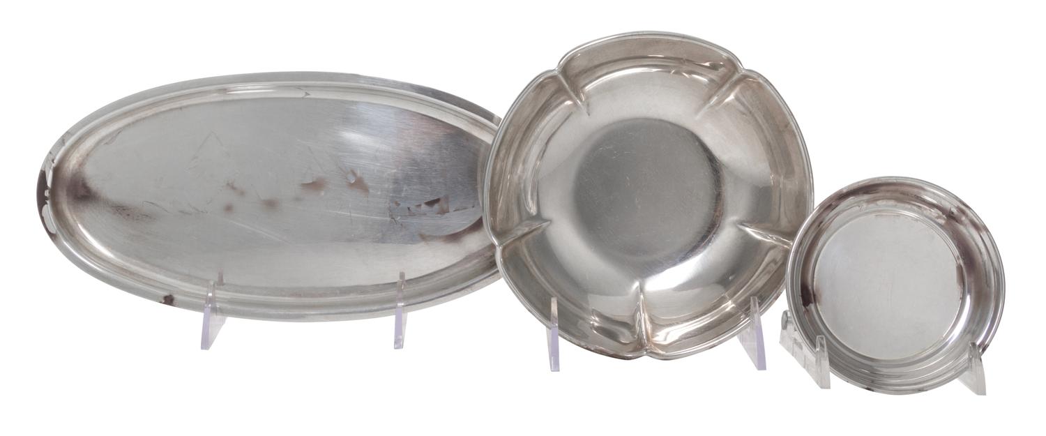 Three American Silver Articles, The Randahl Shop, Chicago, IL, comprising a floriform circular bowl, an elongated oval tray and a circu