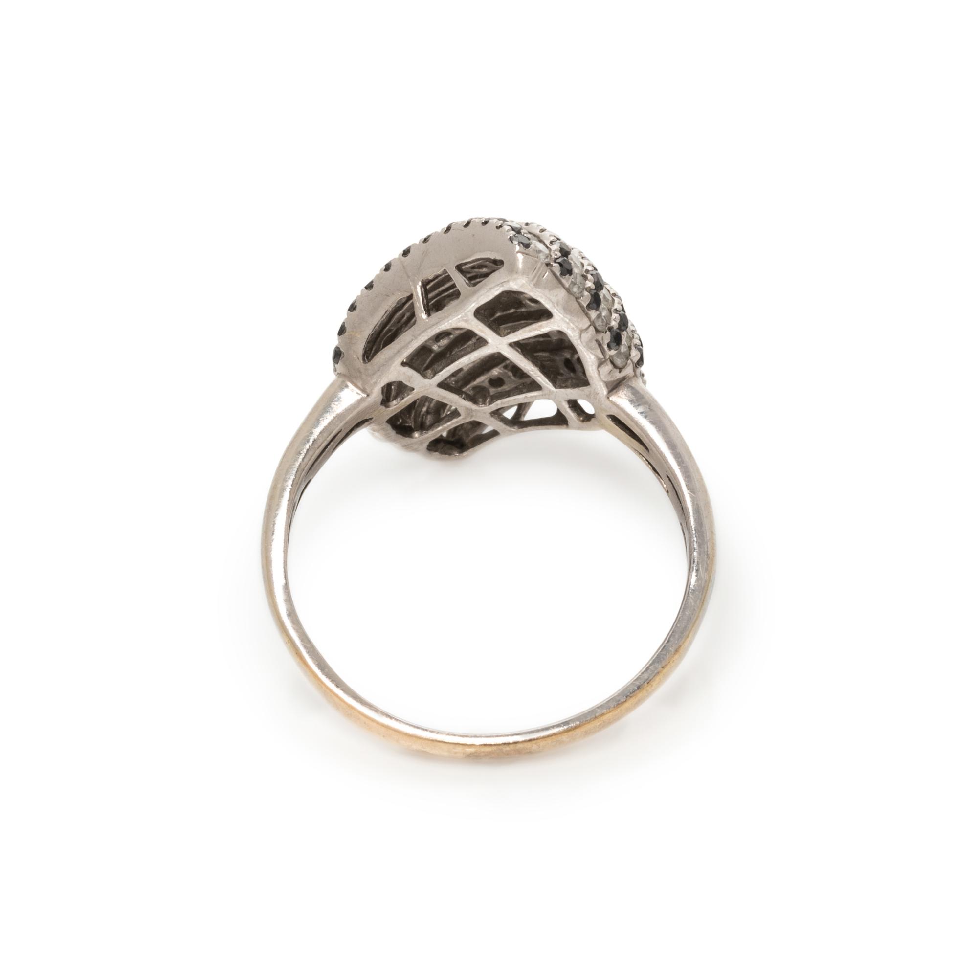 DIAMOND AND BLACK DIAMOND RING