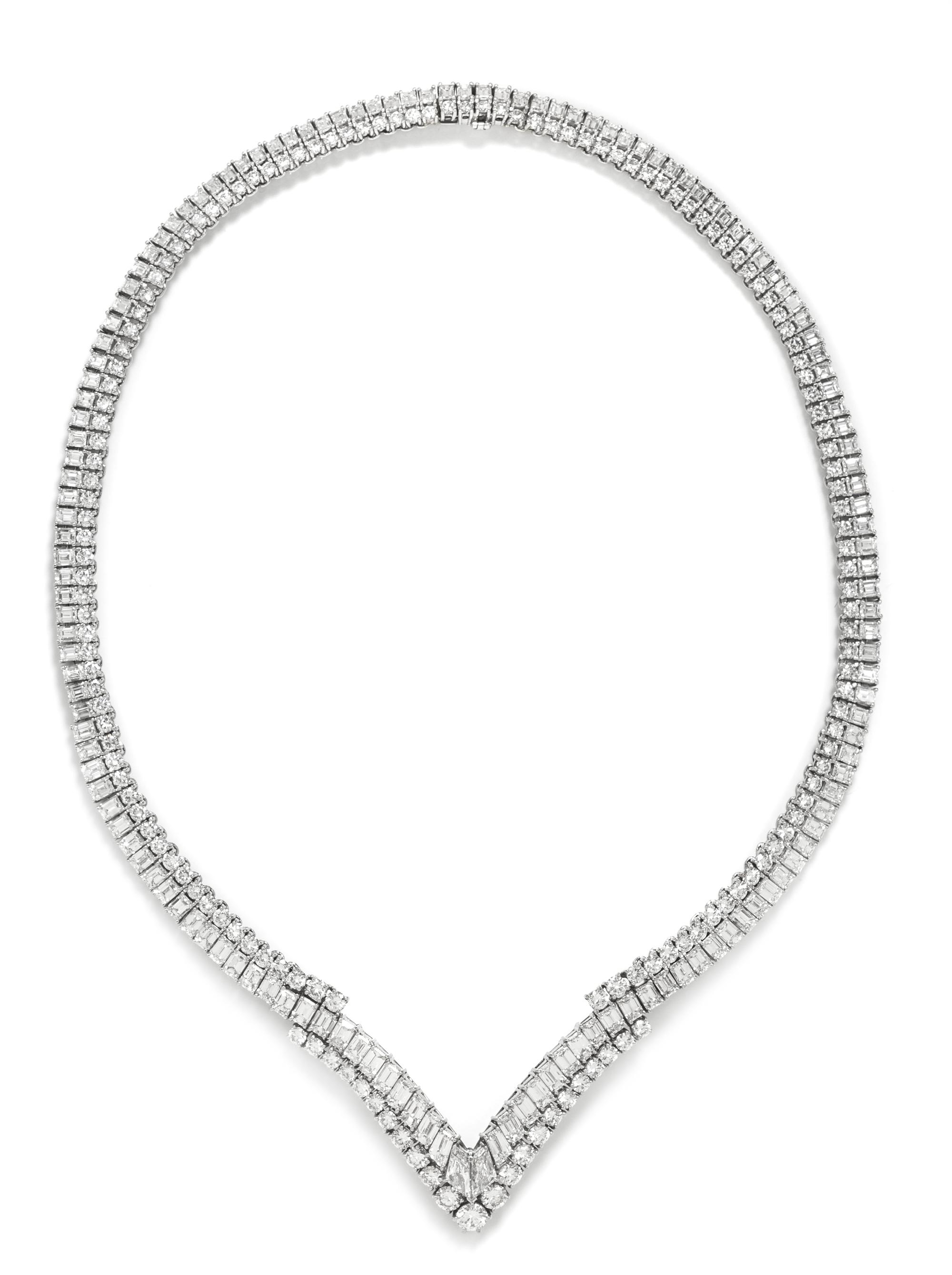 An 18 Karat White Gold and Diamond Necklace, 41.20 dwts.