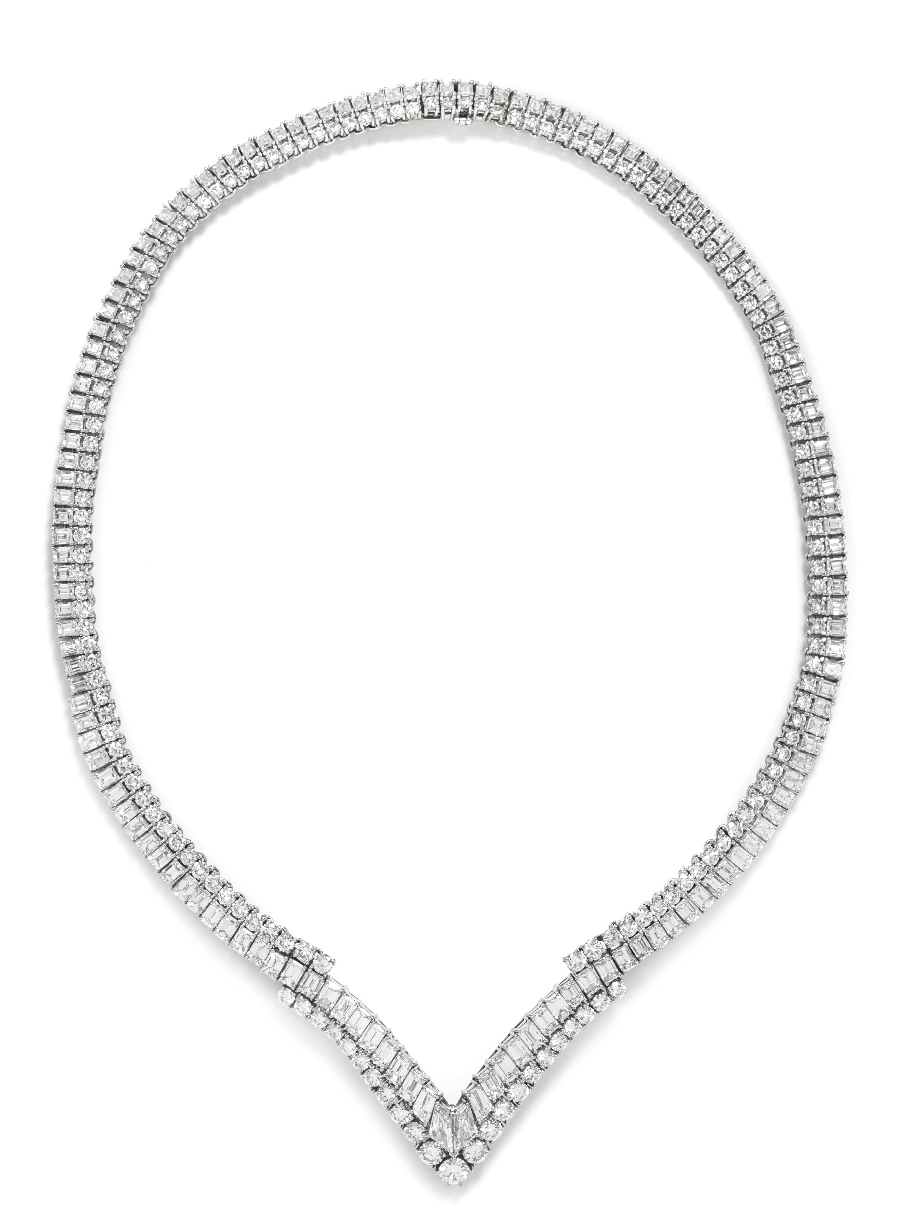 An 18 Karat White Gold and Diamond Necklace, 41.20 dwts.
