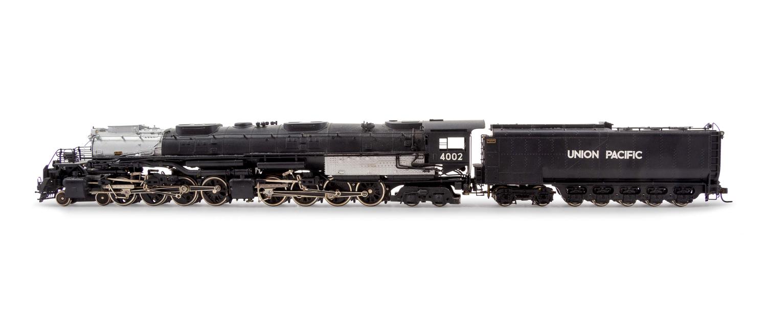 A Tenshodo Polychrome HO-Gauge Union Pacific: 'Big Boy' 4-8-8-4 Locomotive and Tender