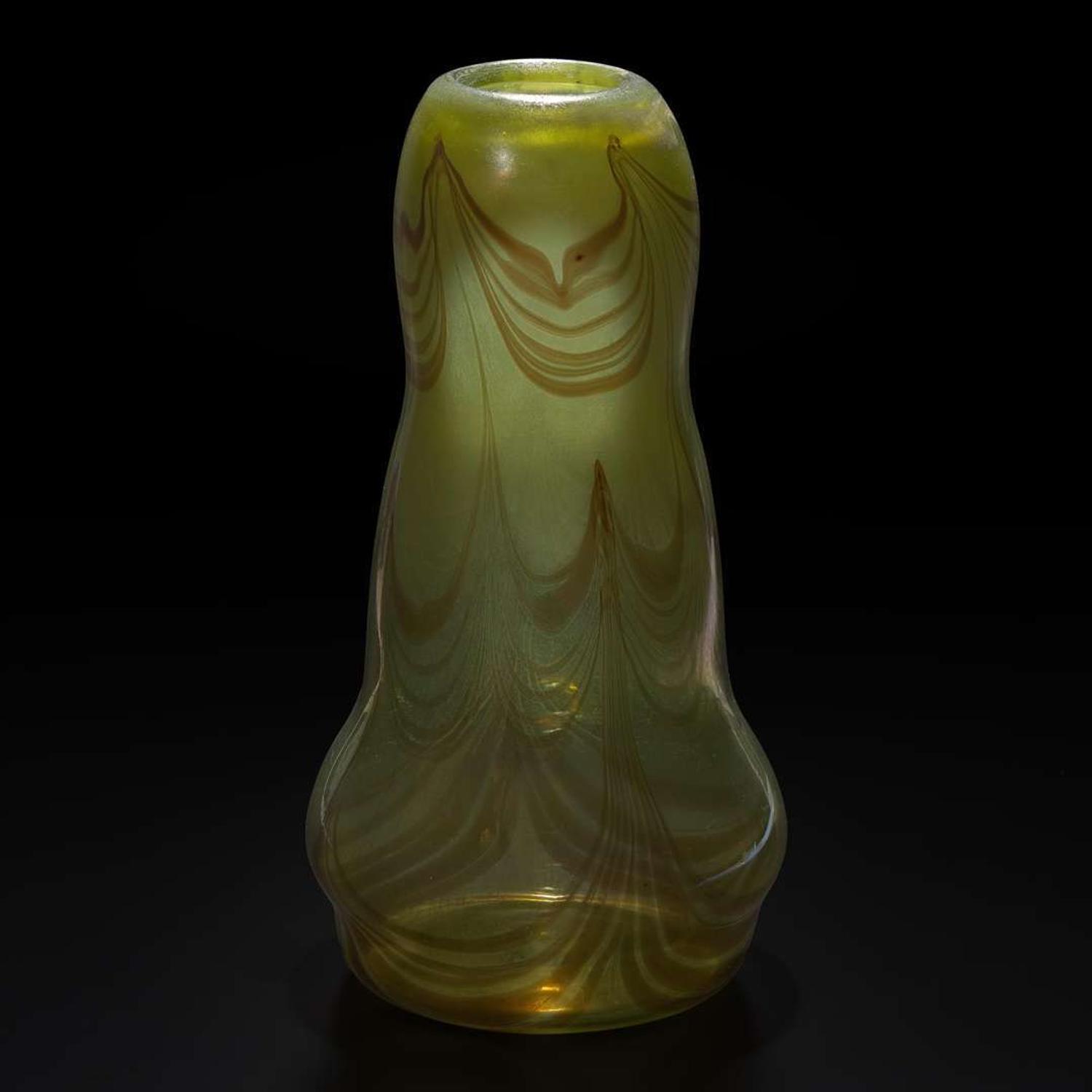 Tiffany Studios A Large Gourd-Form Decorated Favrile Vase, New York, 1919
