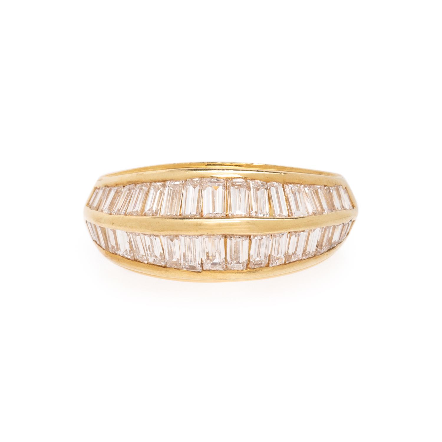 YELLOW GOLD AND DIAMOND RING