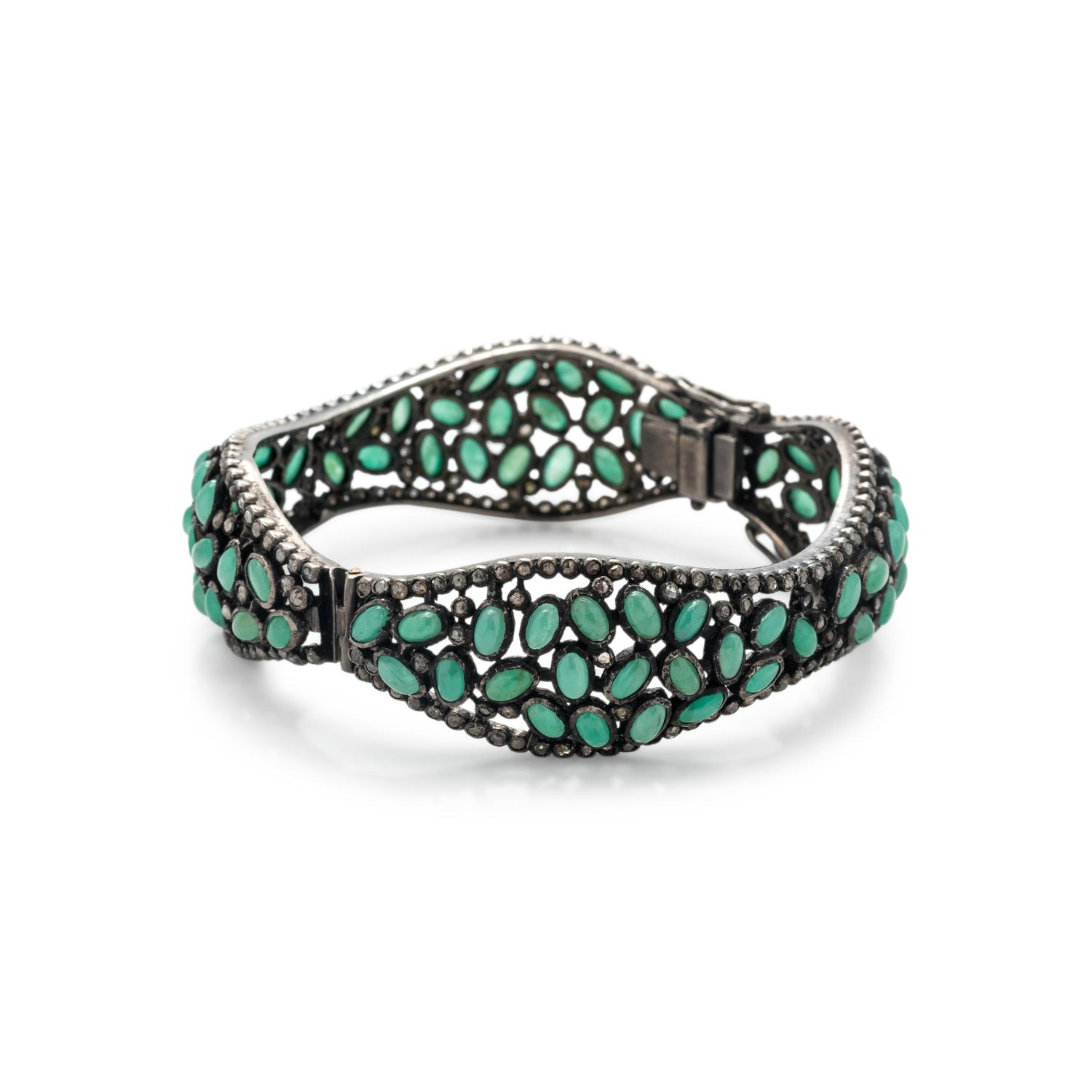 GREEN BERYL AND DIAMOND BANGLE BRACELET