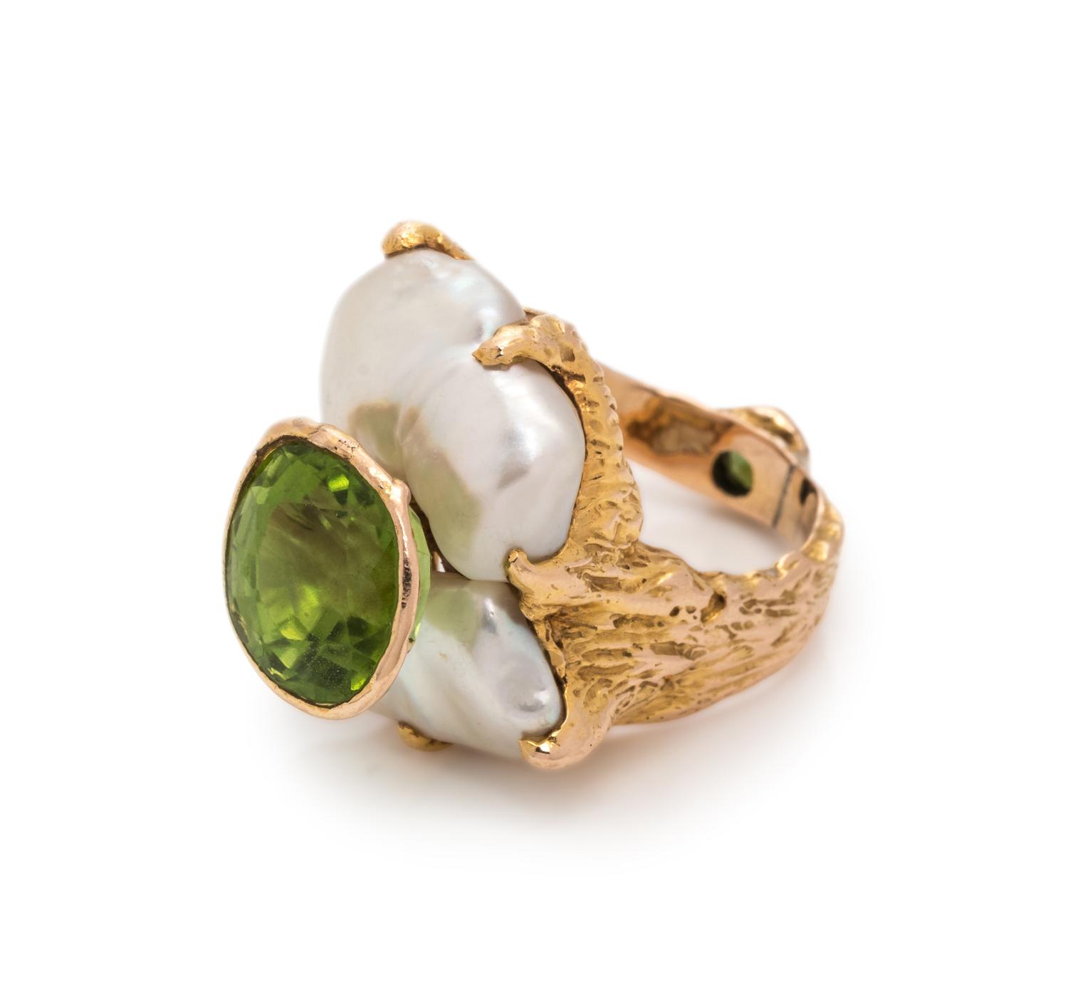 PERIDOT AND CULTURED PEARL RING