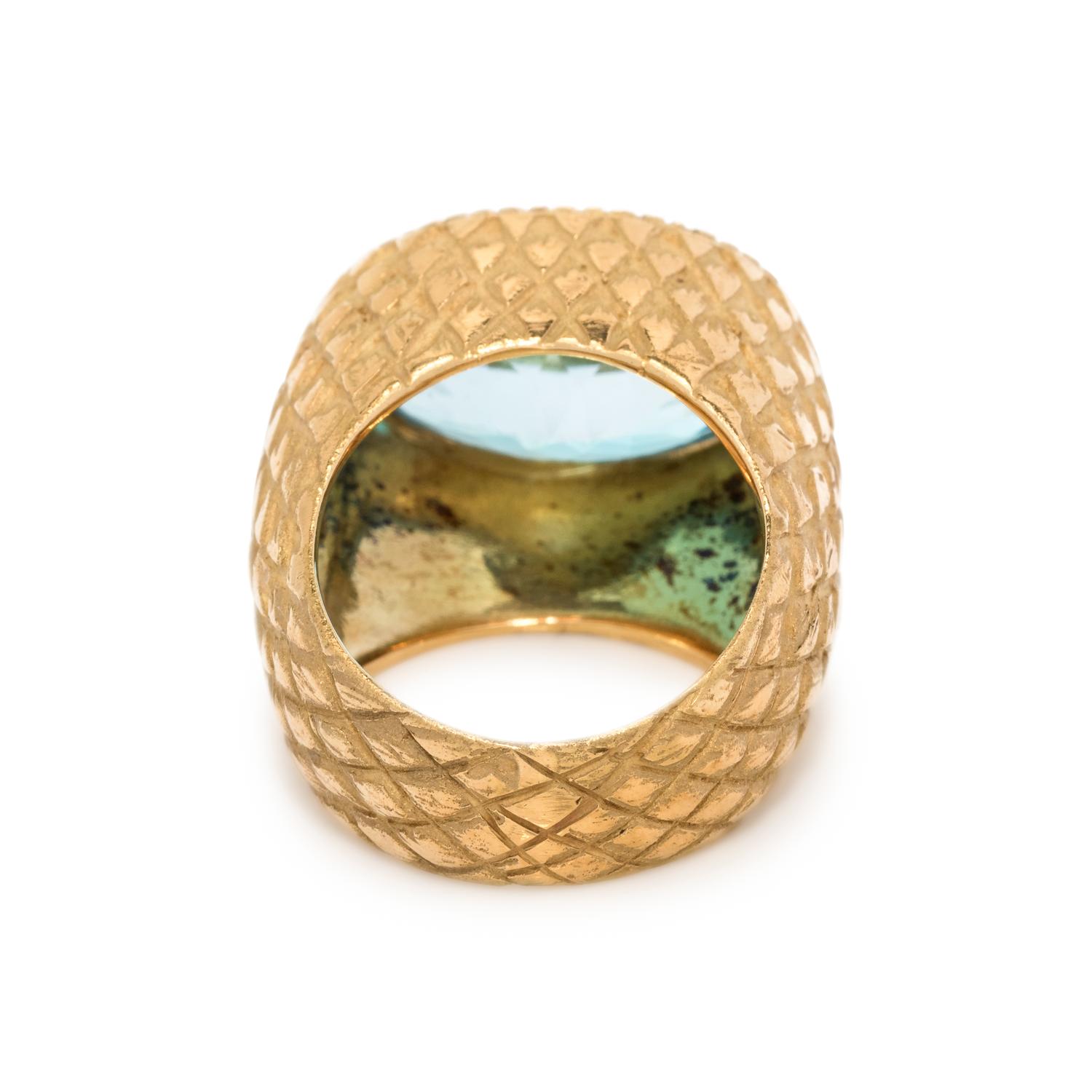 YELLOW GOLD AND BLUE TOPAZ RING