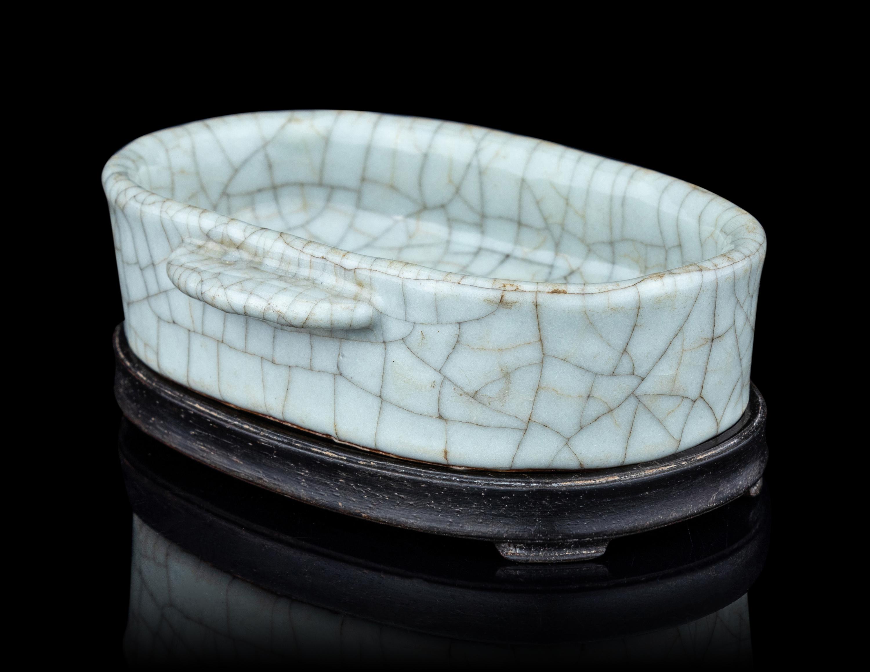 A Ge- Type Porcelain Ear Cup-Form Washer, Xi