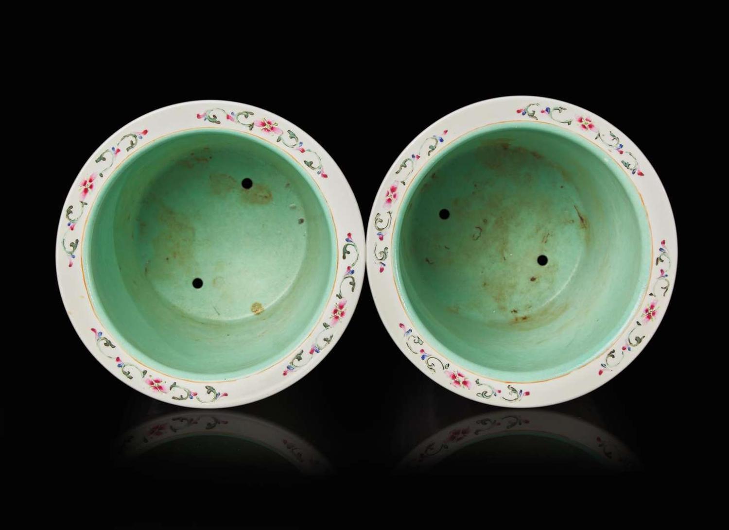 A pair of Chinese famille rose "Boys" jardinieres, six-character Guangxu mark 粉彩嬰戲花盆一對 光緒六字款