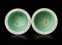 A pair of Chinese famille rose "Boys" jardinieres, six-character Guangxu mark 粉彩嬰戲花盆一對 光緒六字款