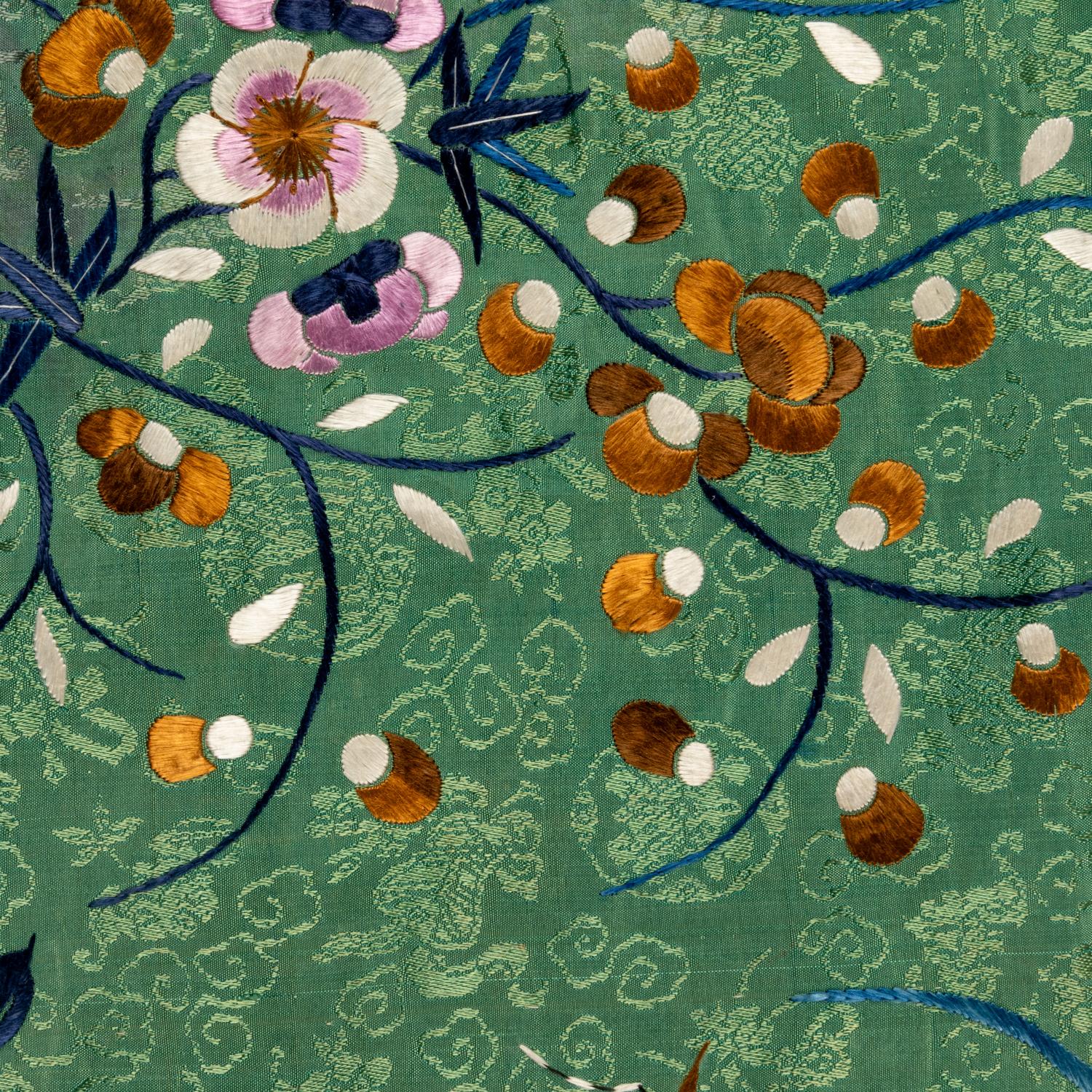 A Chinese Apple Green Ground Embroidered 'Peonies and Insects' Silk Lady's Robe, Changyi, 19th Century 清晚期 蘋果綠地綉牡丹草蟲氅衣