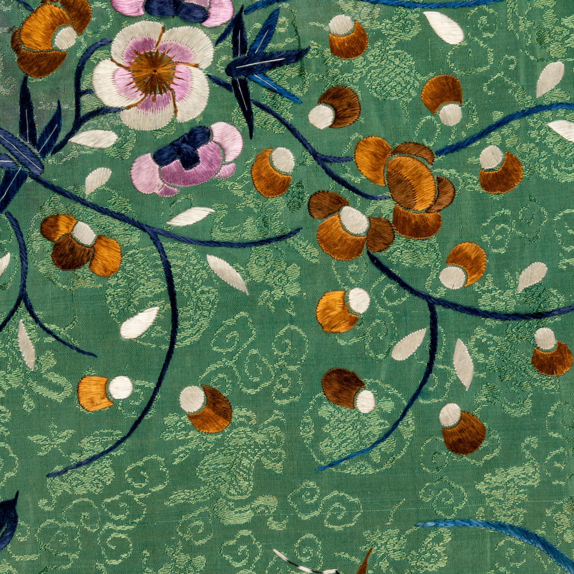 A Chinese Apple Green Ground Embroidered 'Peonies and Insects' Silk Lady's Robe, Changyi, 19th Century 清晚期 蘋果綠地綉牡丹草蟲氅衣