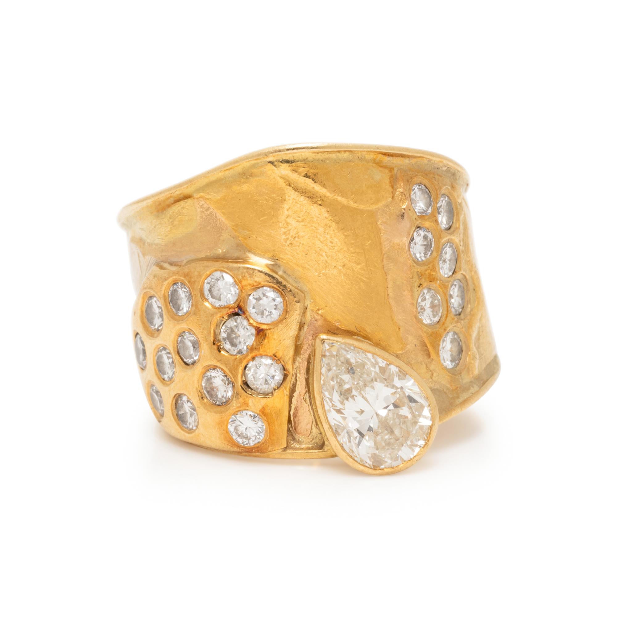 YELLOW GOLD AND DIAMOND RING