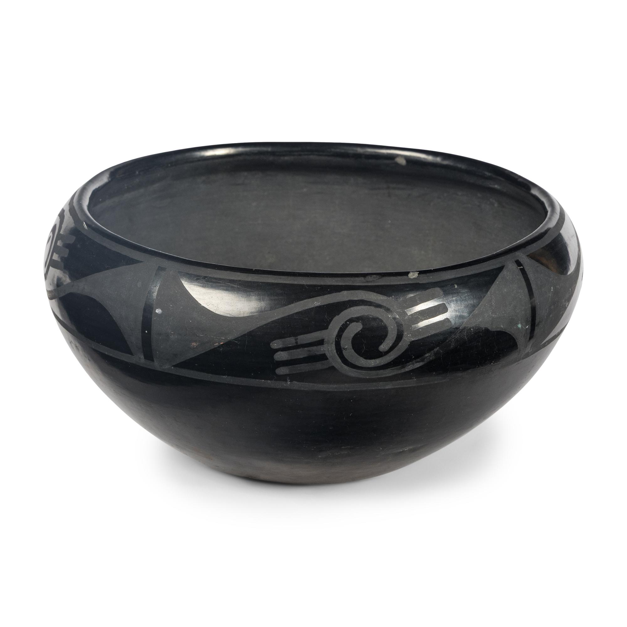 Maria Martinez (San Ildefonso, 1887-1980) — Blackware Pottery Bowl 1923-1925