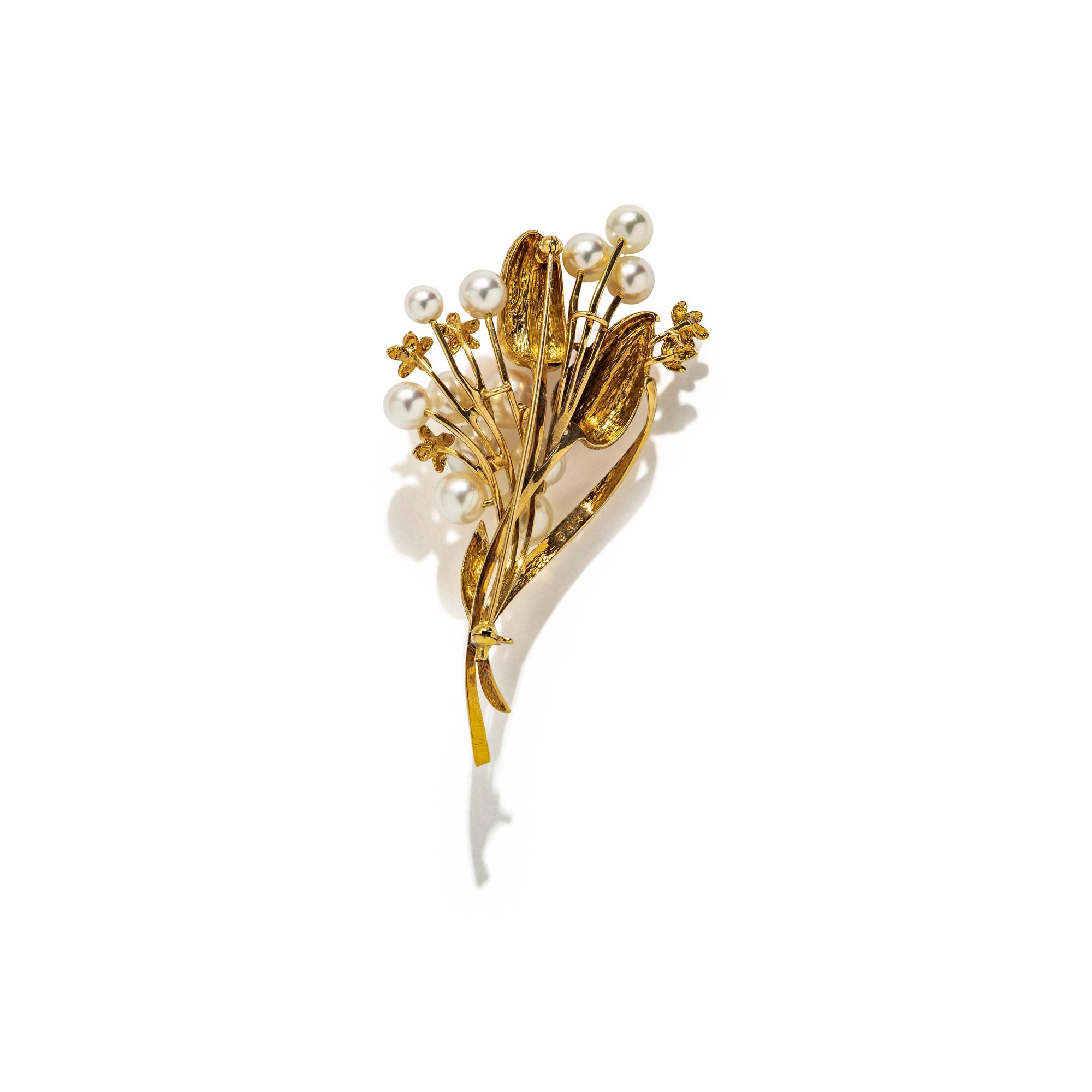 MIKIMOTO, CULTURED PEARL AND YELLOW GOLD FLOWER BROOCH