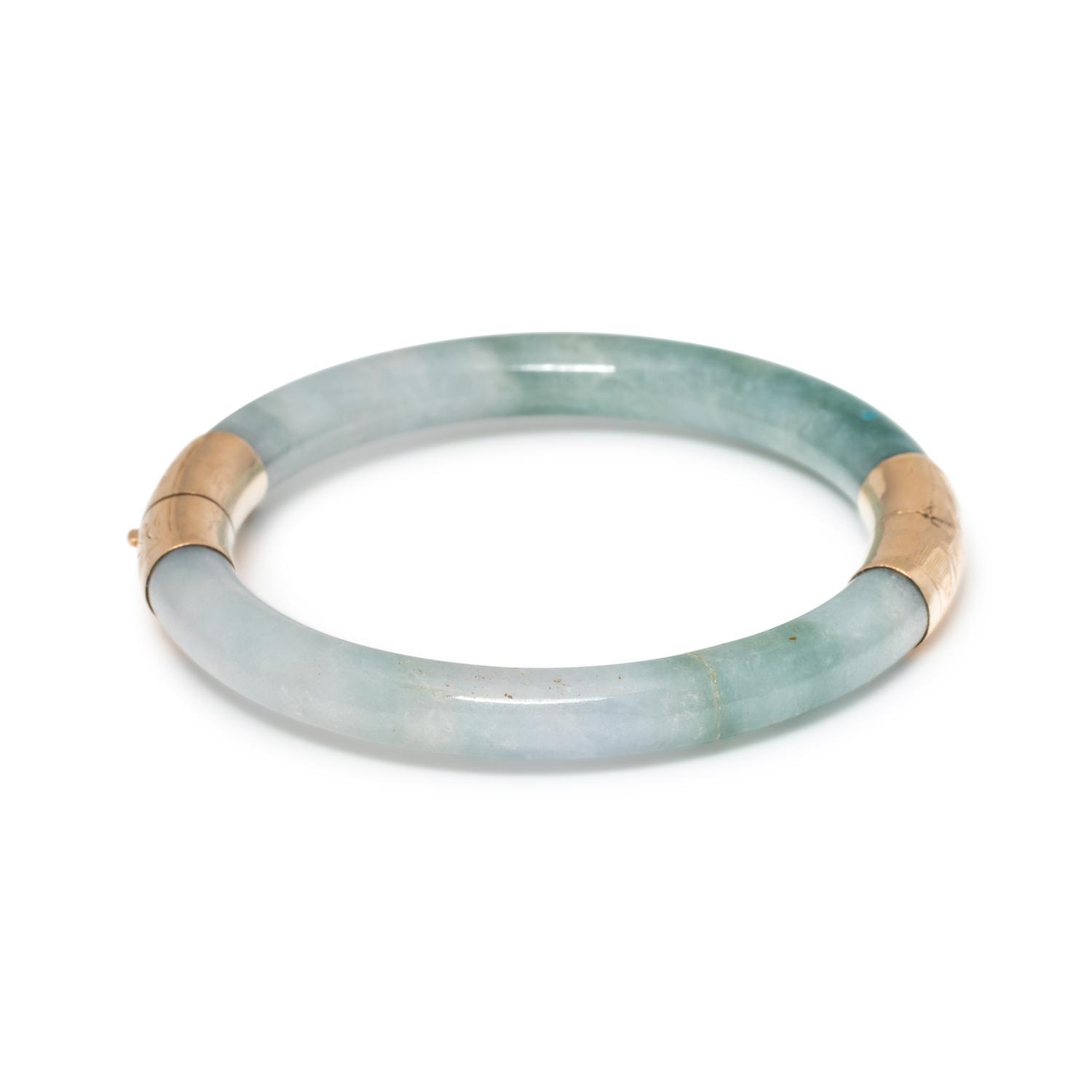 YELLOW GOLD AND JADE BANGLE BRACELET