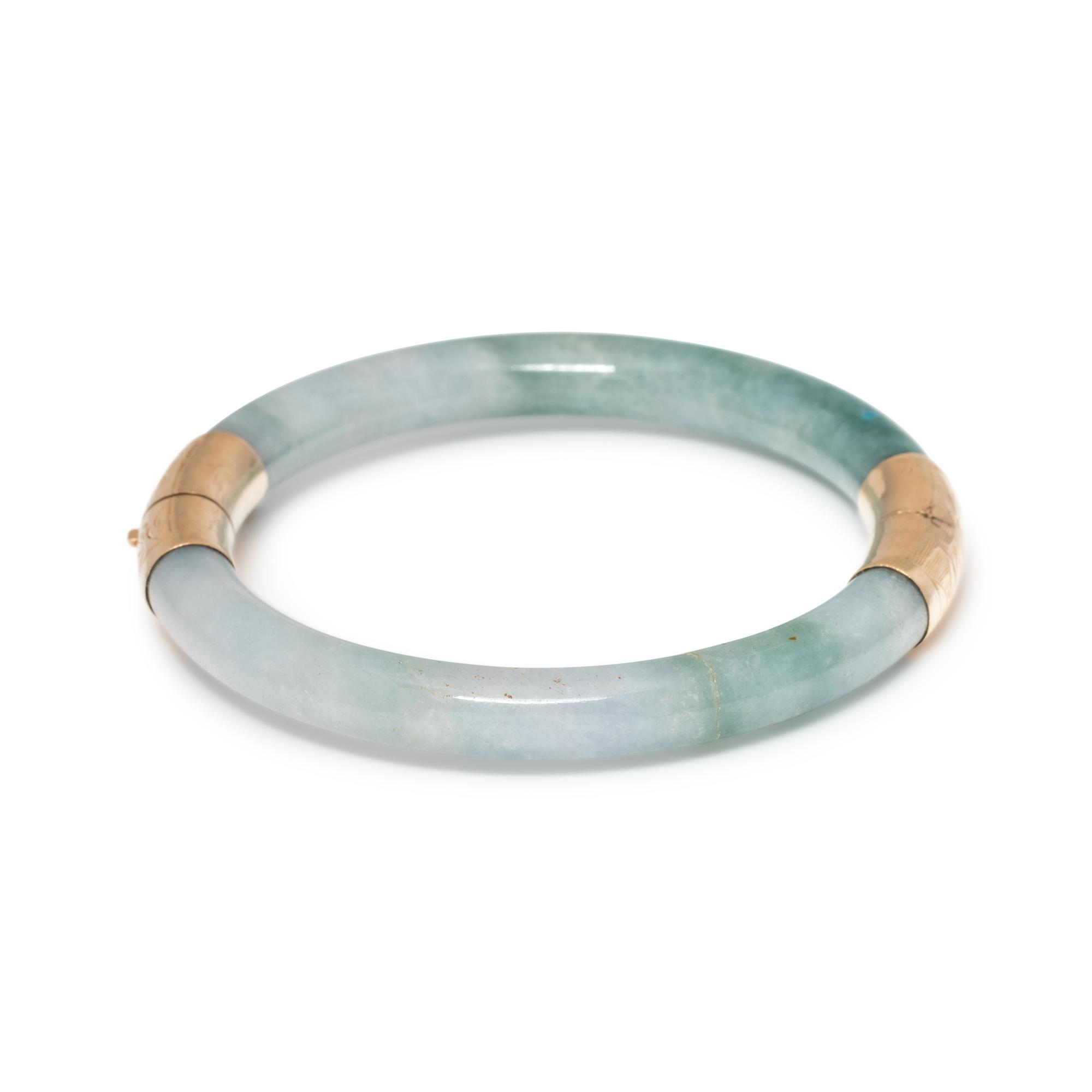 YELLOW GOLD AND JADE BANGLE BRACELET