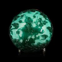 A Chinese Green Overlay Opaque Peking Glass Box and Cover — 涅白地套墨綠料劉海戯金蟾蓋盒