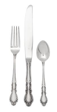An American Silver Flatware Service, Wm. Rogers Mfg. Co., Hartford, CT, Old Charleston pattern, comprising: 12 dinner knives 12 dinner