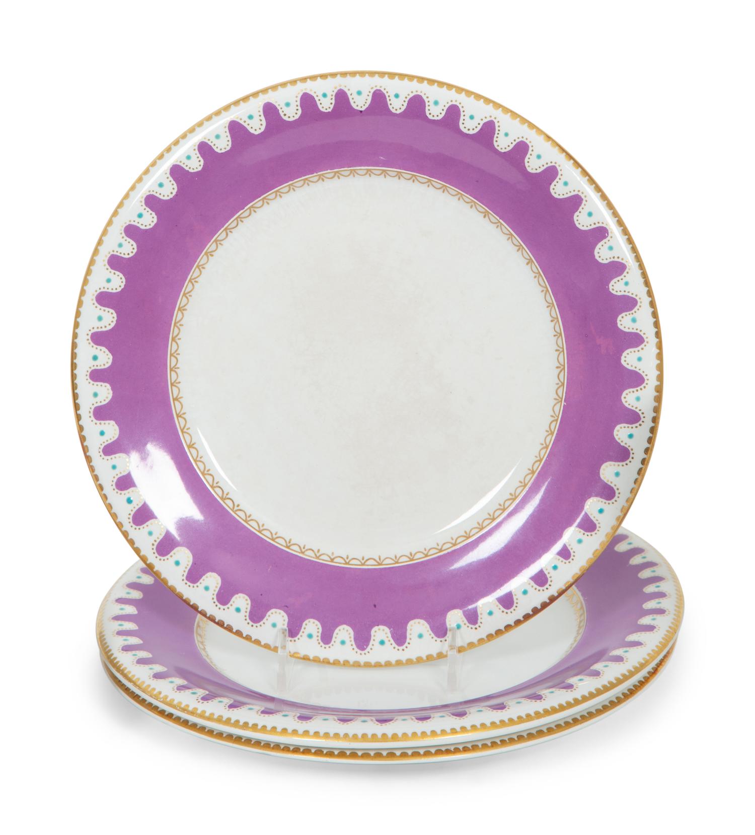 A Wedgwood Porcelain Sixteen-Piece Dessert Service