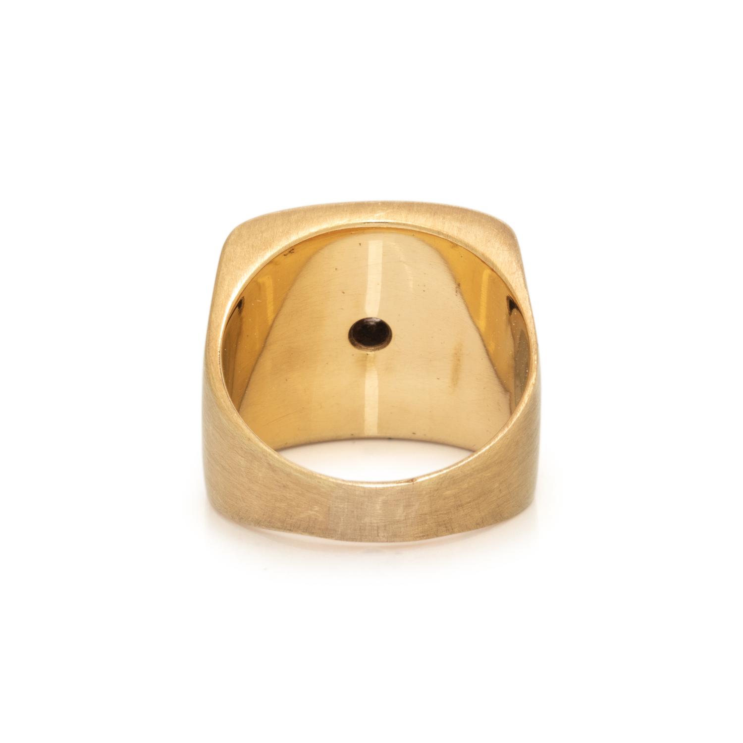 YELLOW GOLD AND DIAMOND RING