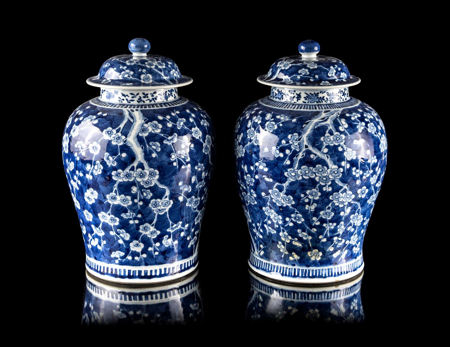 A Pair of Chinese Blue and White Porcelain 'Ice Crackles and Prunus' Covered Jars