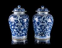 A Pair of Chinese Blue and White Porcelain 'Ice Crackles and Prunus' Covered Jars