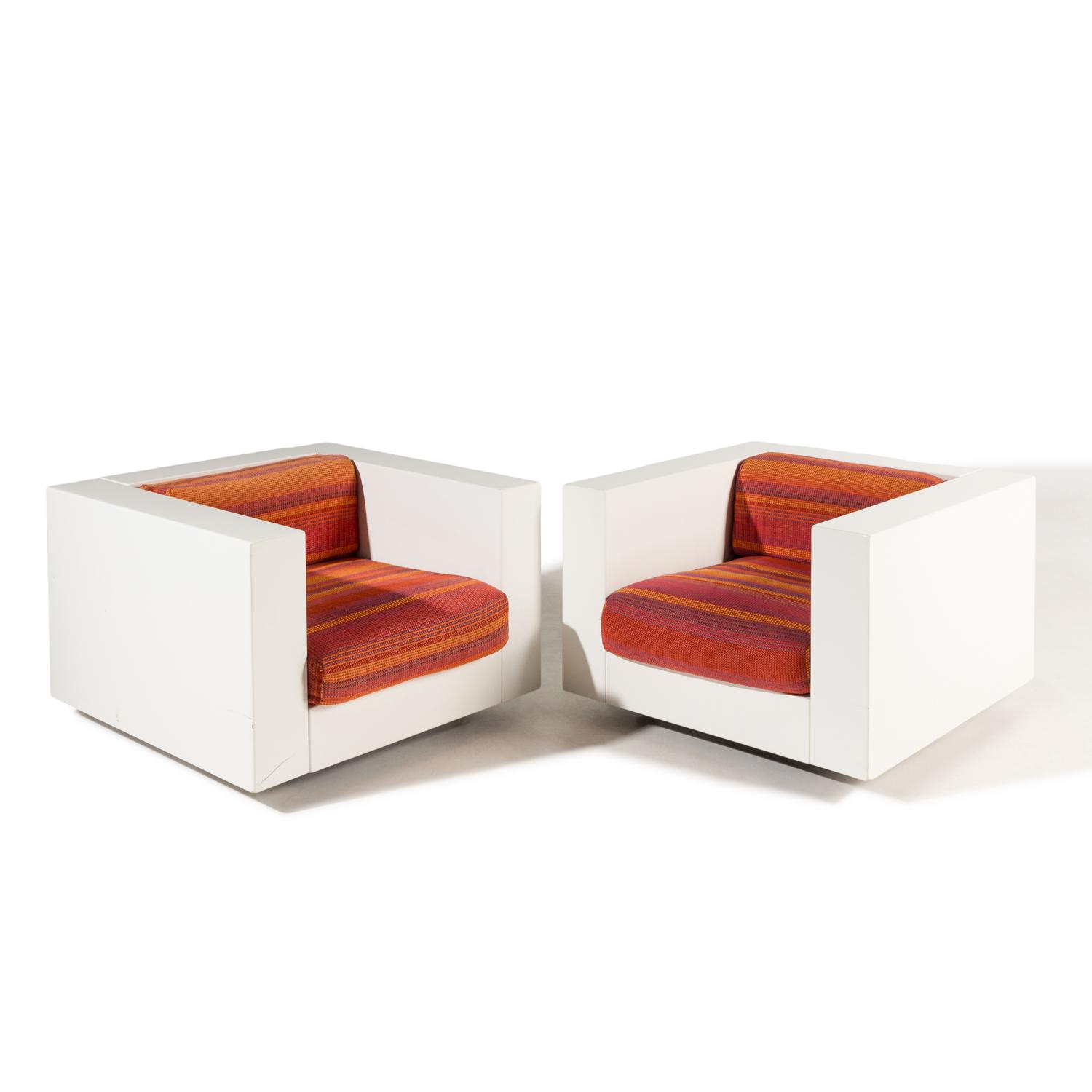 Pair of Saratoga cube chairs Stendig