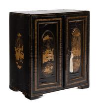 A Chinese Export Lacquered Jewelry Box