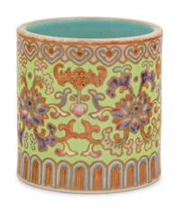 A Small Lime Green-Ground Famille Rose Instrument Pot