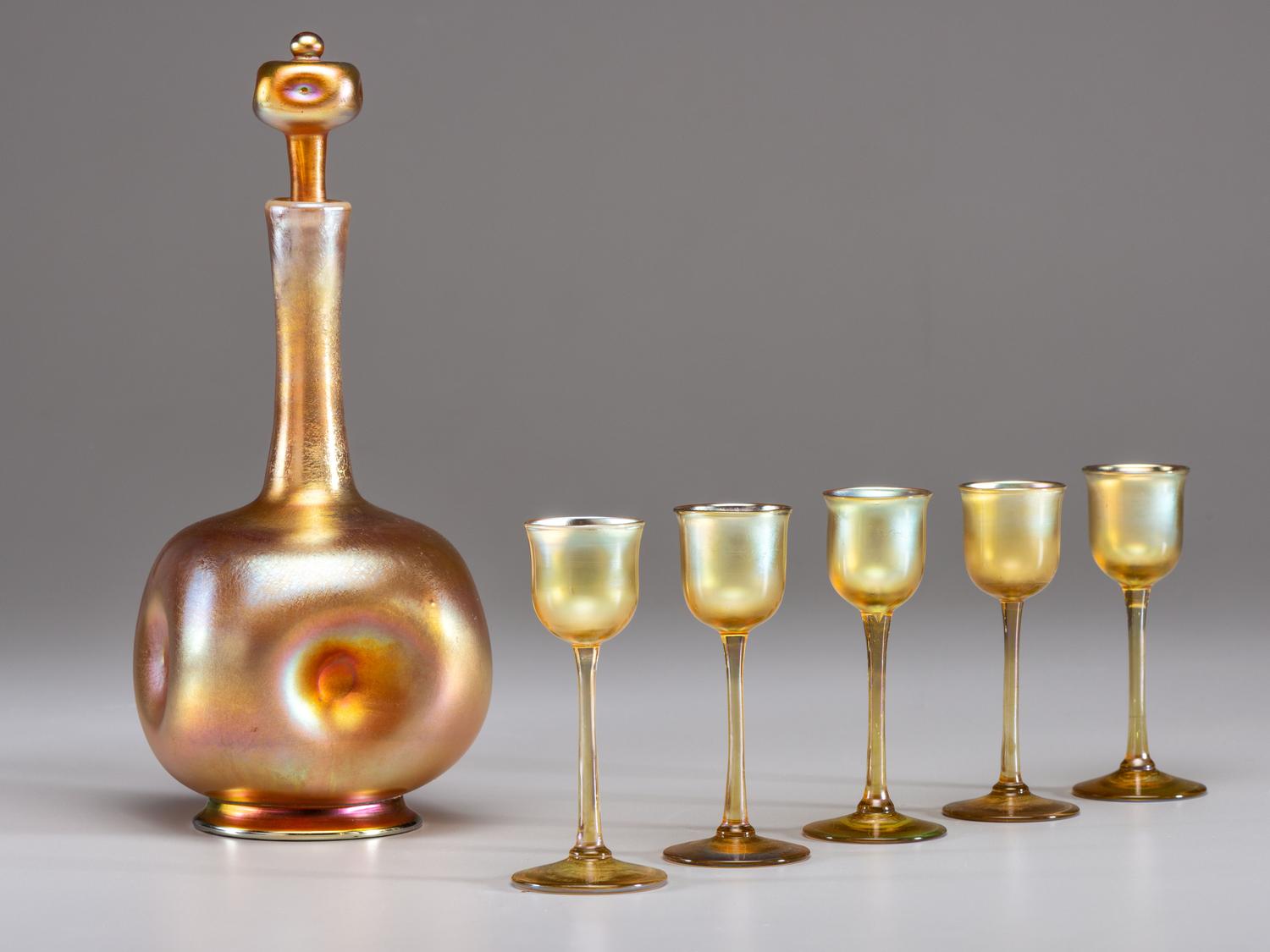 Decanter with Five Cordials