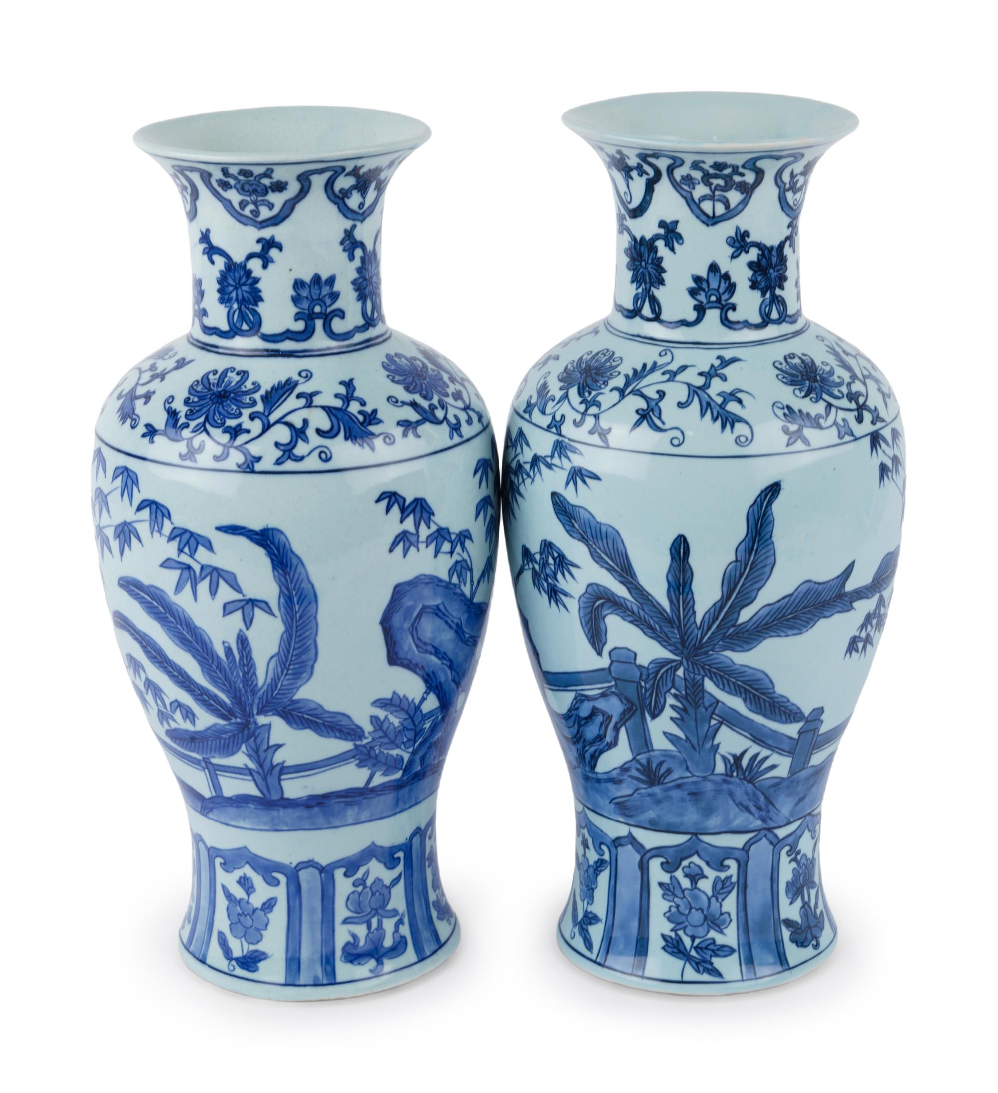A Pair of Chinese Export Porcelain Vases