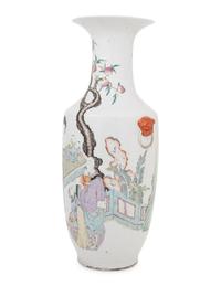 A Large Chinese Famille Rose Porcelain Vase