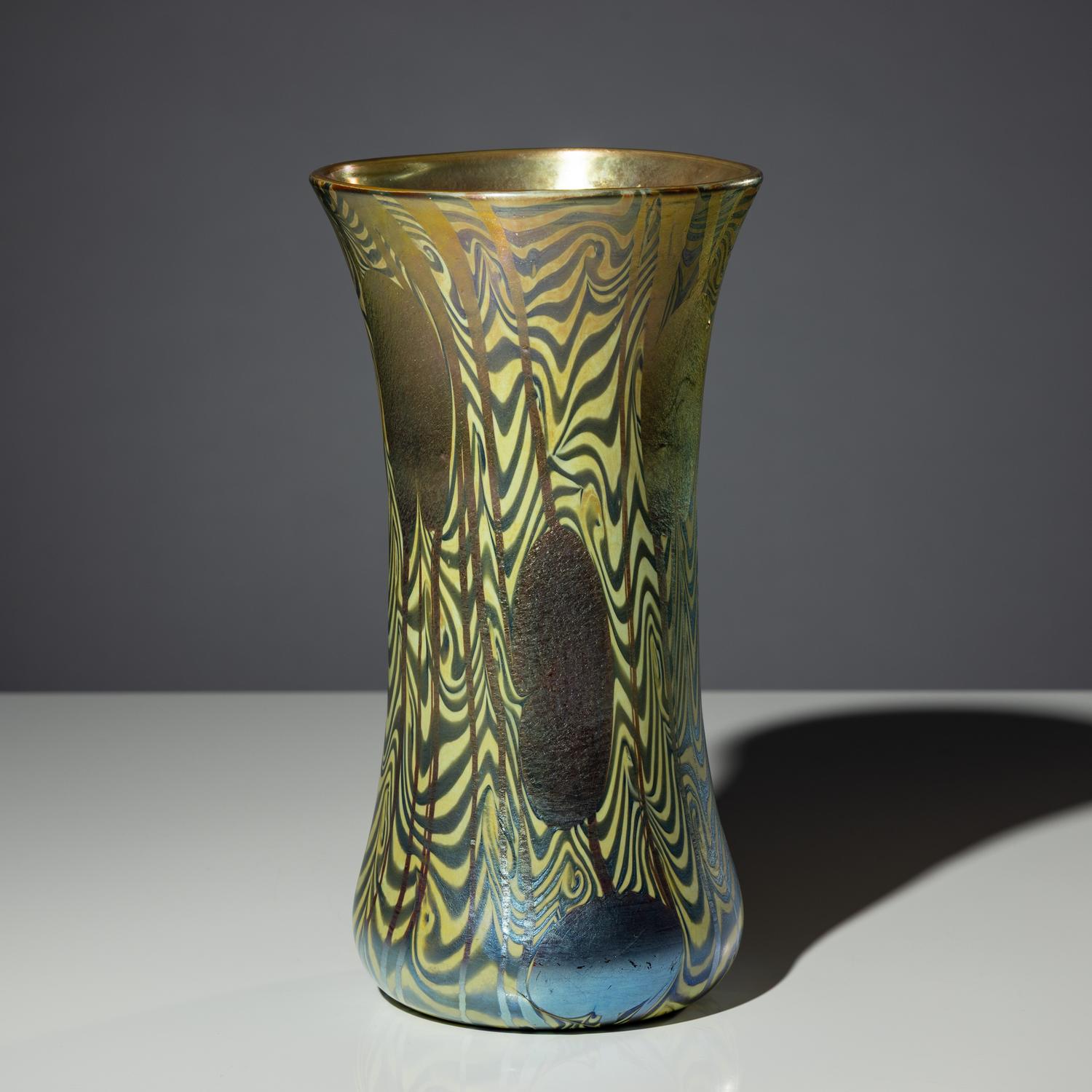 Vase, model 7807