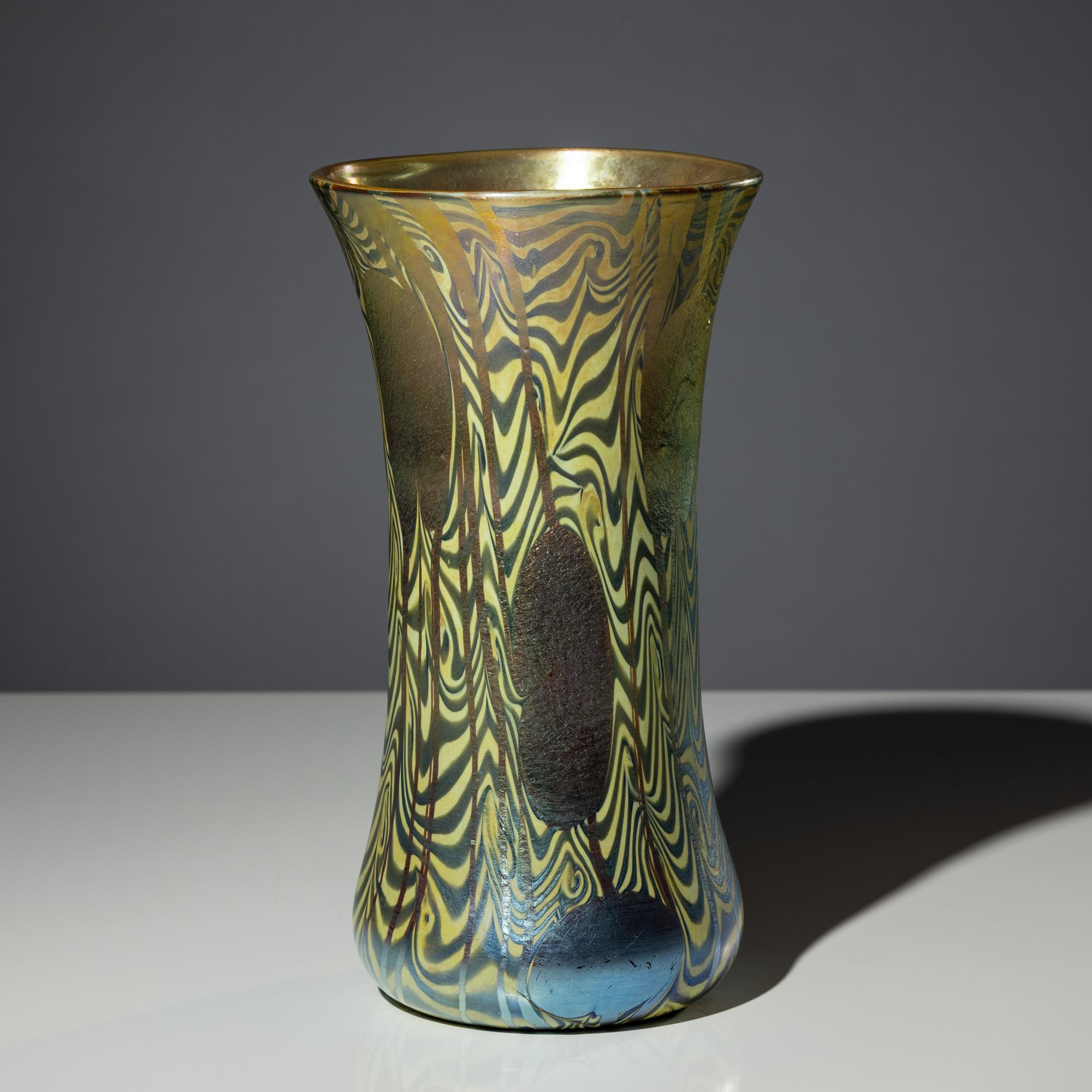 Vase, model 7807