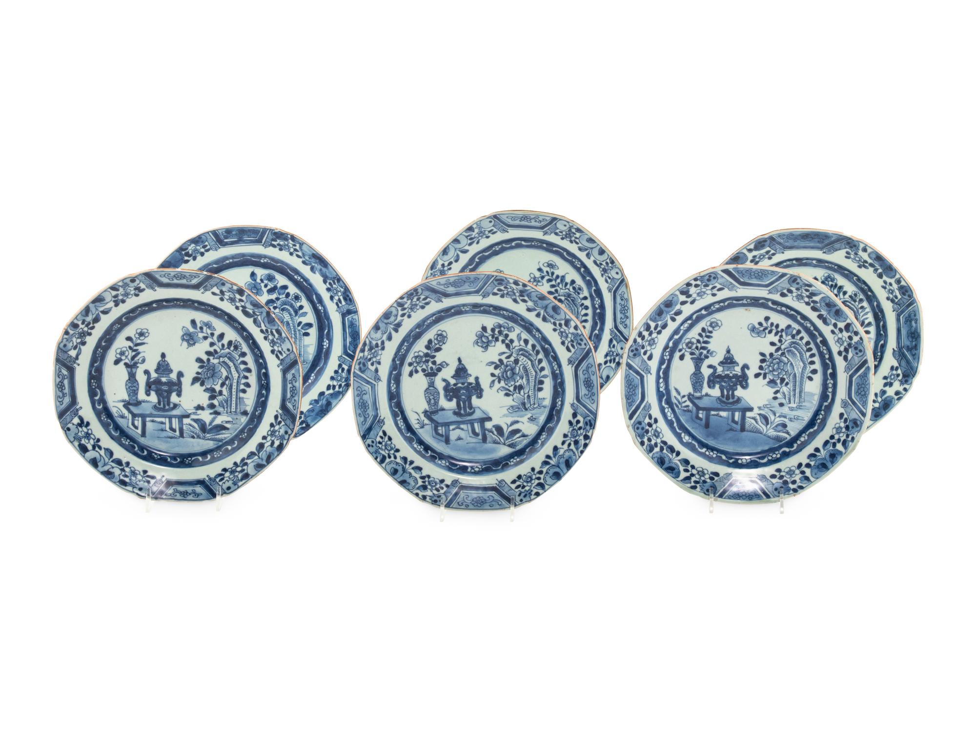 A Set of Six Chinese Export Blue and White Porcelain Plates