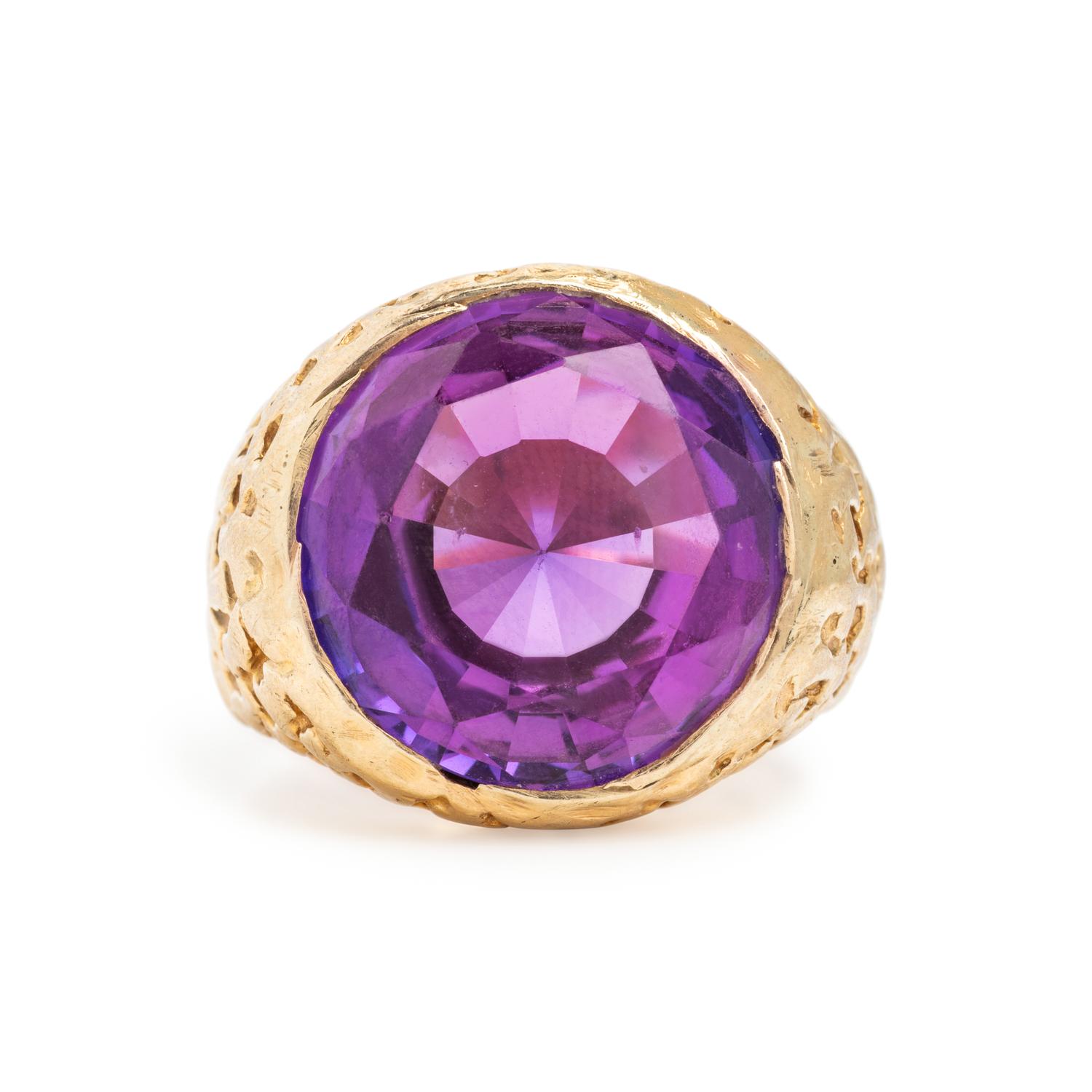 Yellow Gold and Synthetic Color Change Sapphire Ring