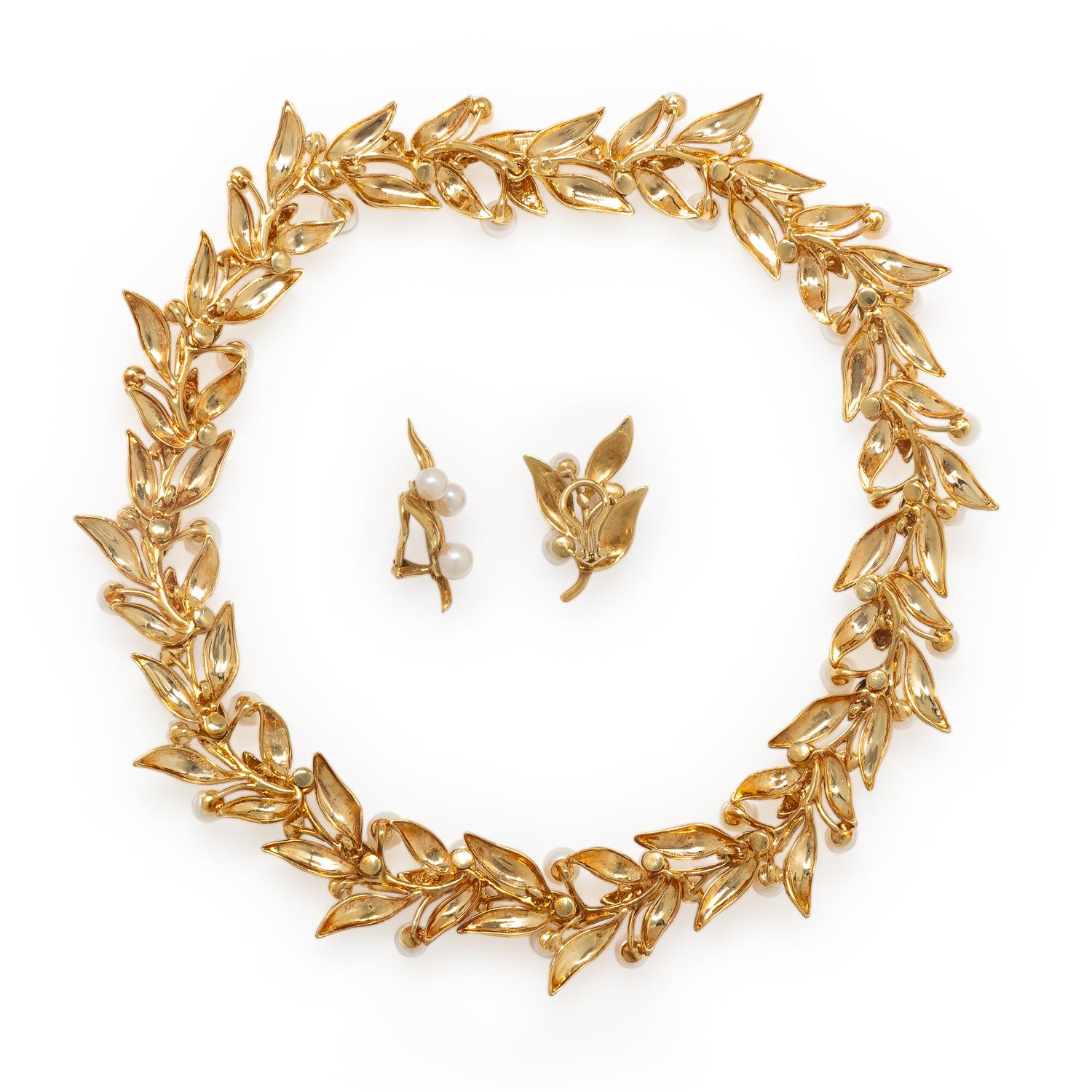 TIFFANY & CO., CULTURED PEARL AND YELLOW GOLD FOLIATE COLLAR NECKLACE AND EARRINGS