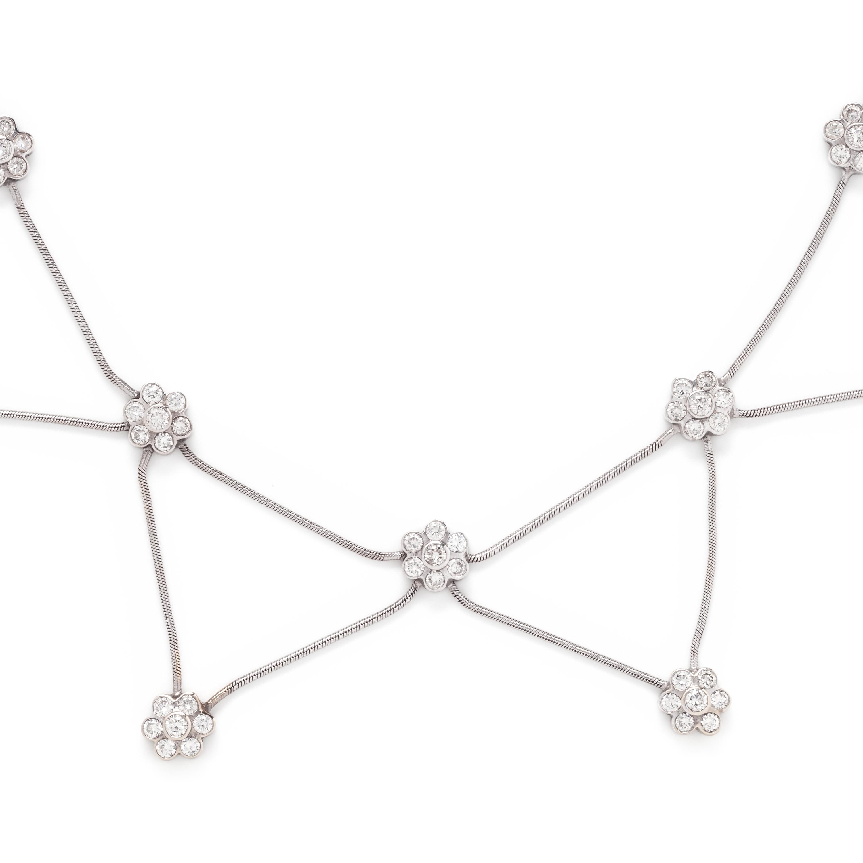 WHITE GOLD AND DIAMOND NECKLACE