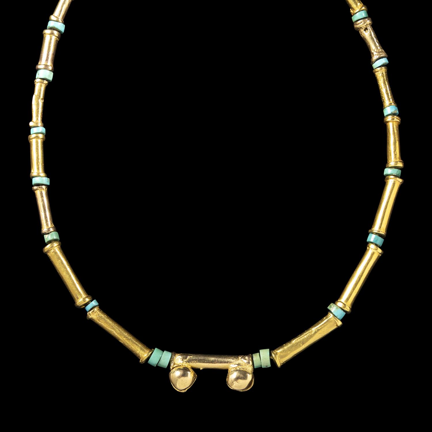 A Chimu Gold Alloy and Shell Necklace
