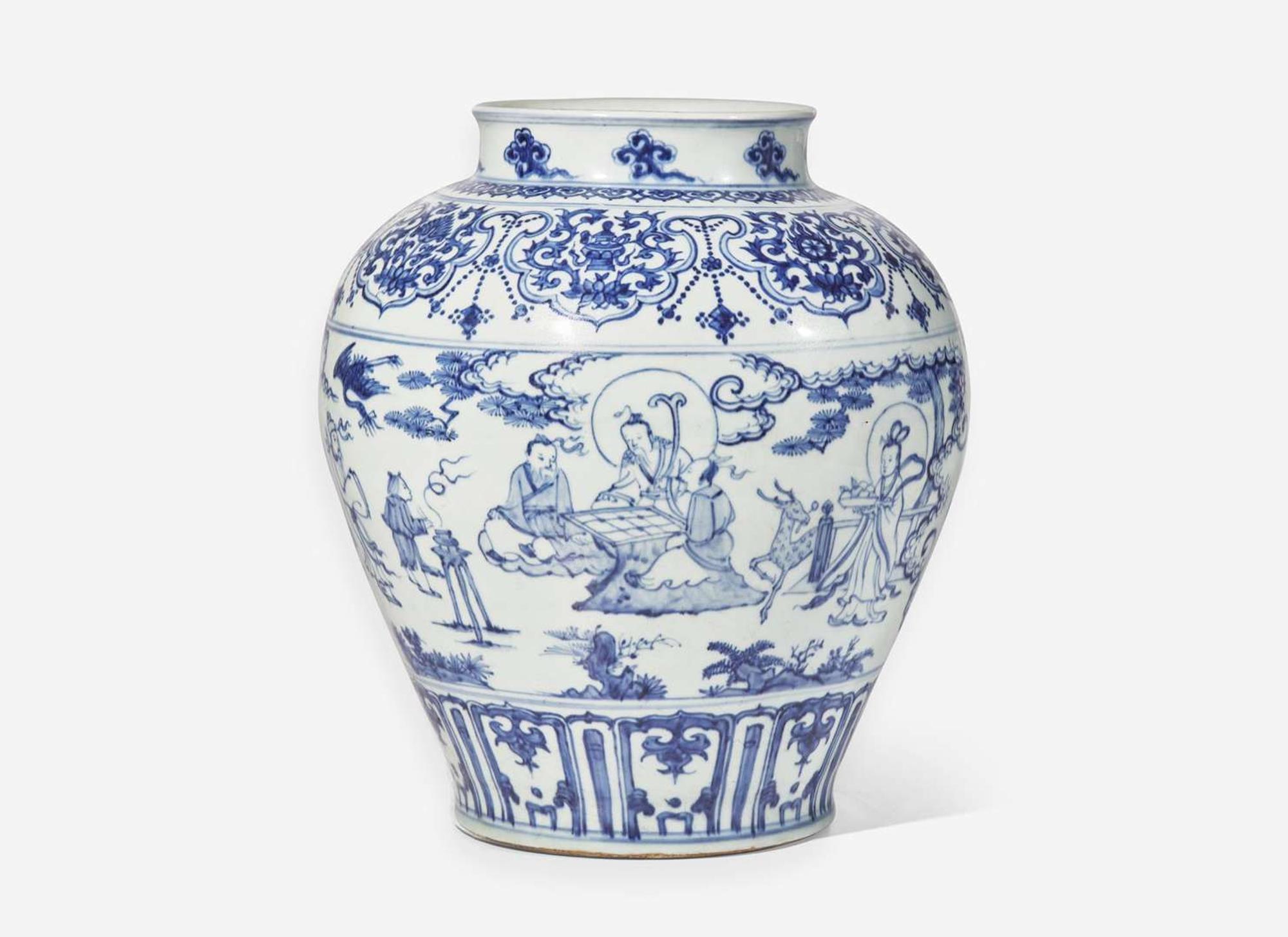 A Chinese blue and white porcelain "Windswept" jar 15th/16th century or later 青花人物罐 十五十六世紀或更晚