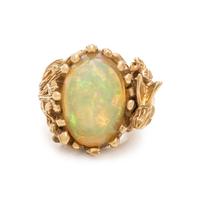 YELLOW GOLD AND OPAL RING