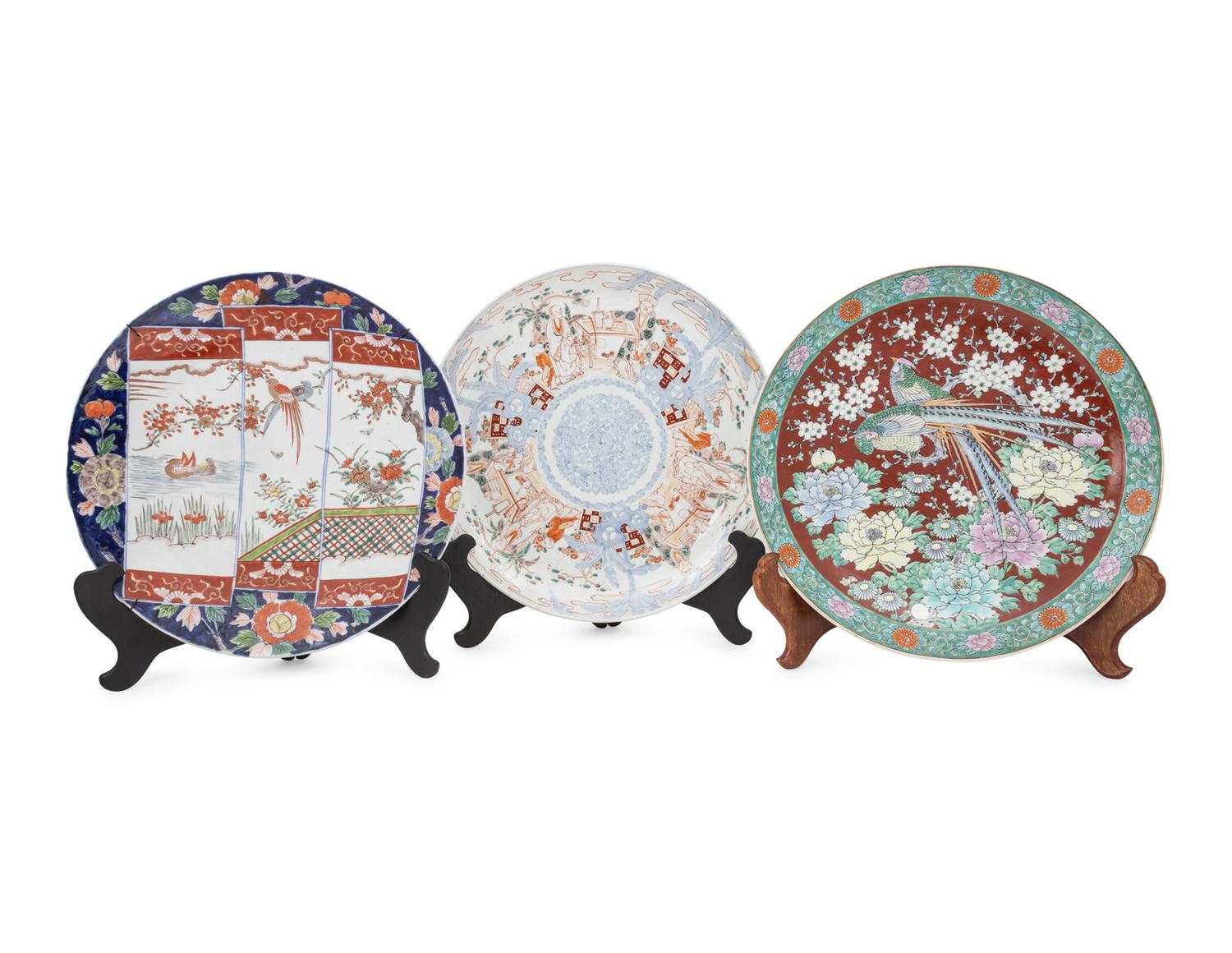 39 Japanese Imari and Kutani Porcelain Bowls, Plates, and Chargers