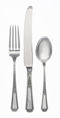 An American Silver Flatware Service, Towle Silversmiths, Newburyport, MA, Louis XIV pattern with a script S monogram, comprising: 12 di