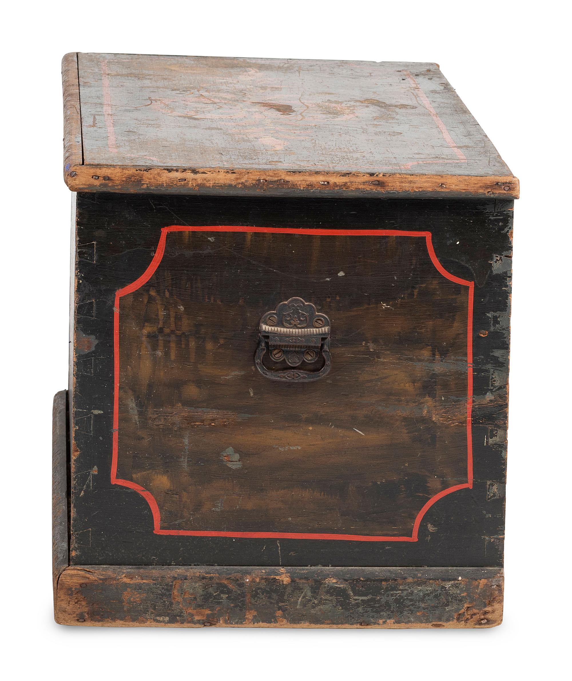 A Country Classical Grain Paint Decorated Poplar Blanket Chest